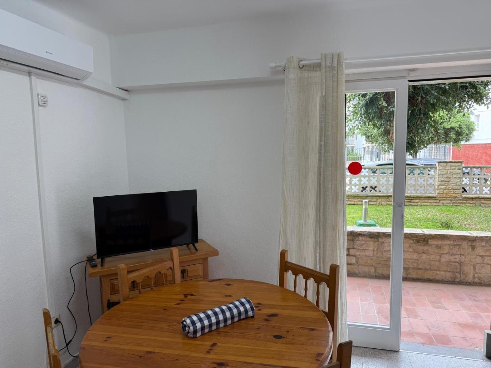 Apartamentos Flandria Салоу Екстериор снимка